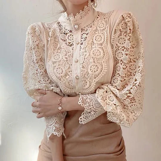 Tove | Chemise à manches longues avec dentelle et détails