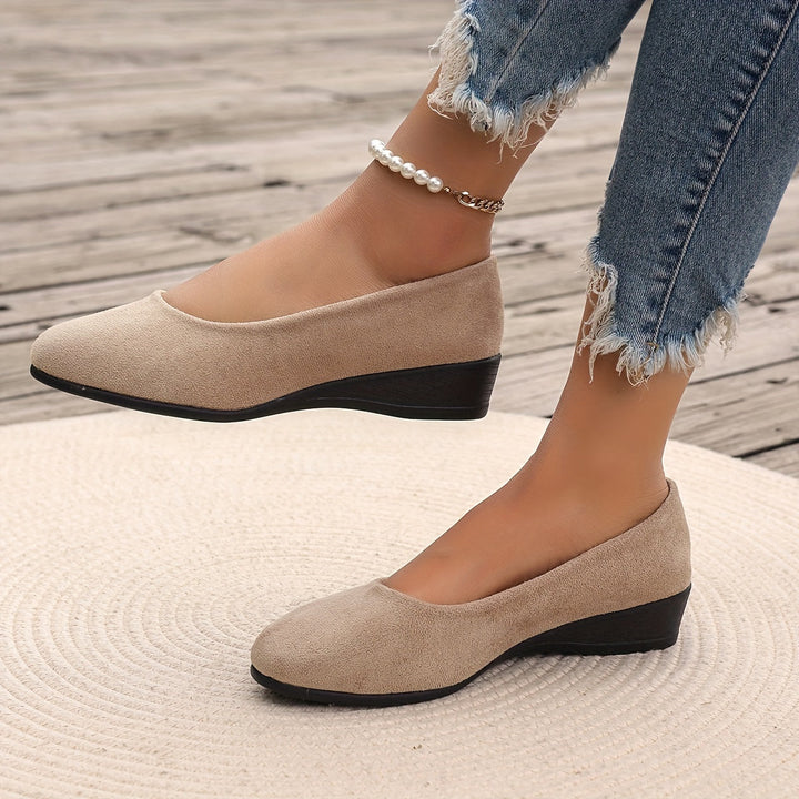 Aurelia | Klasyczne buty na koturnie
